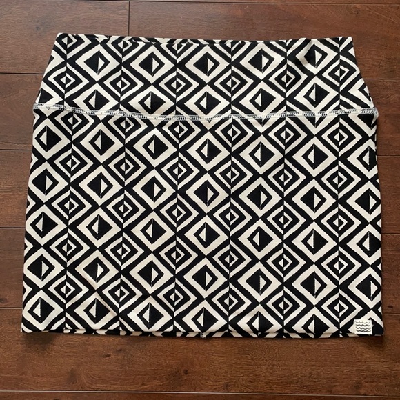 Brand New Billabong Mini Skirt - Picture 1 of 5